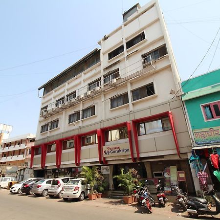 Hotel Gurukripa Daman Luaran gambar