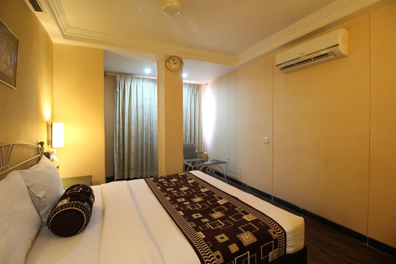 Hotel Gurukripa Daman Luaran gambar