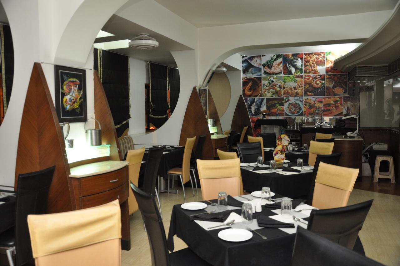 Hotel Gurukripa Daman Luaran gambar