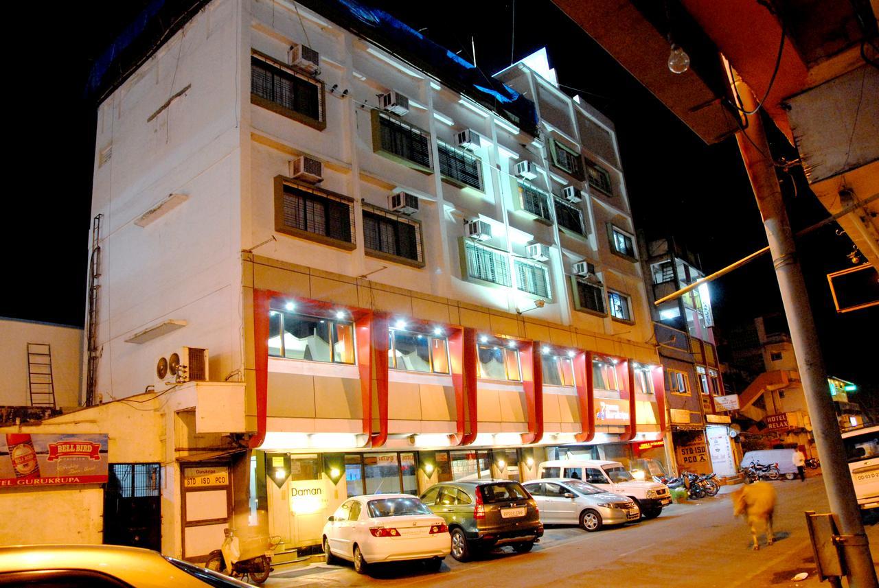 Hotel Gurukripa Daman Luaran gambar
