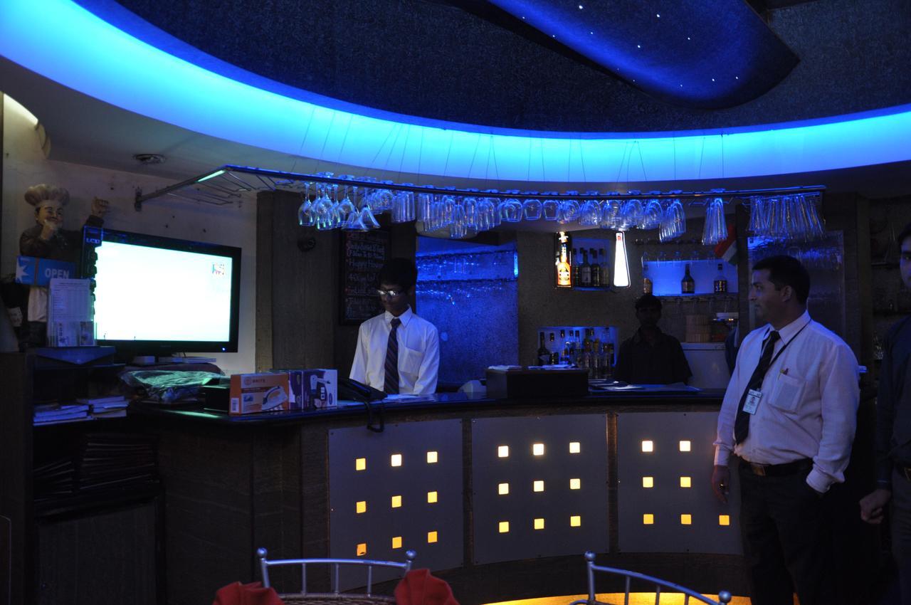 Hotel Gurukripa Daman Luaran gambar